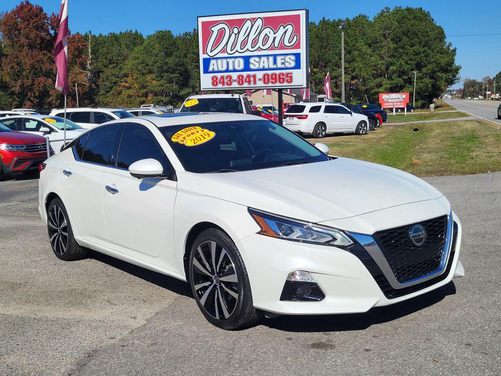 2019 Nissan Altima Platinum's photo