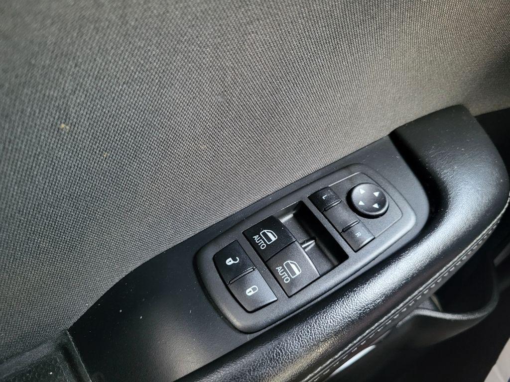 2019 Dodge Challenger SXT - Photo 20