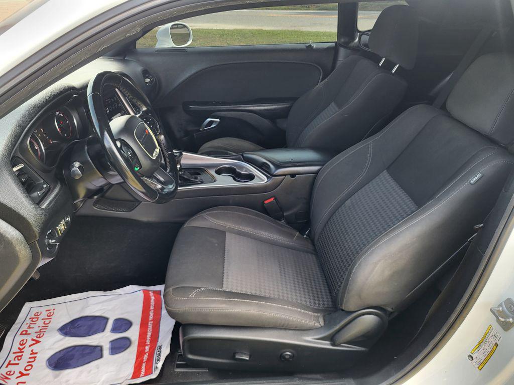 2019 Dodge Challenger SXT - Photo 11