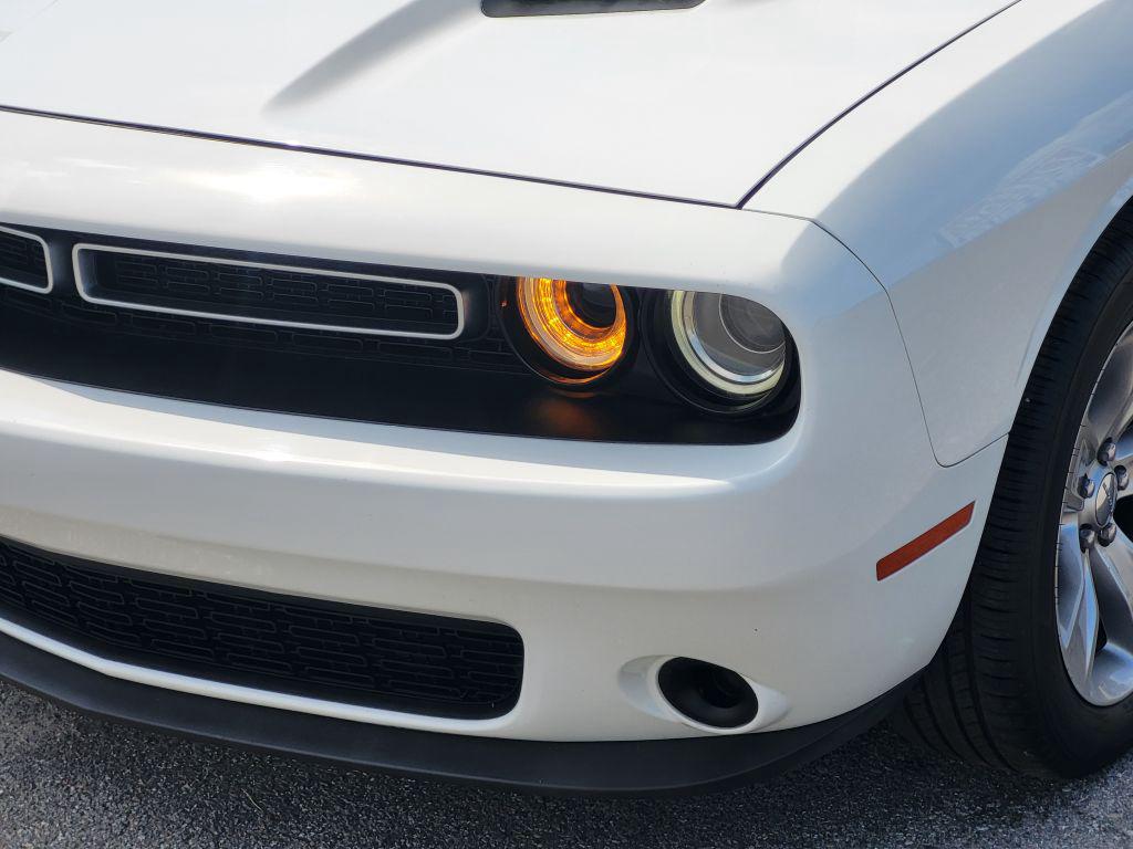 2019 Dodge Challenger SXT - Photo 7