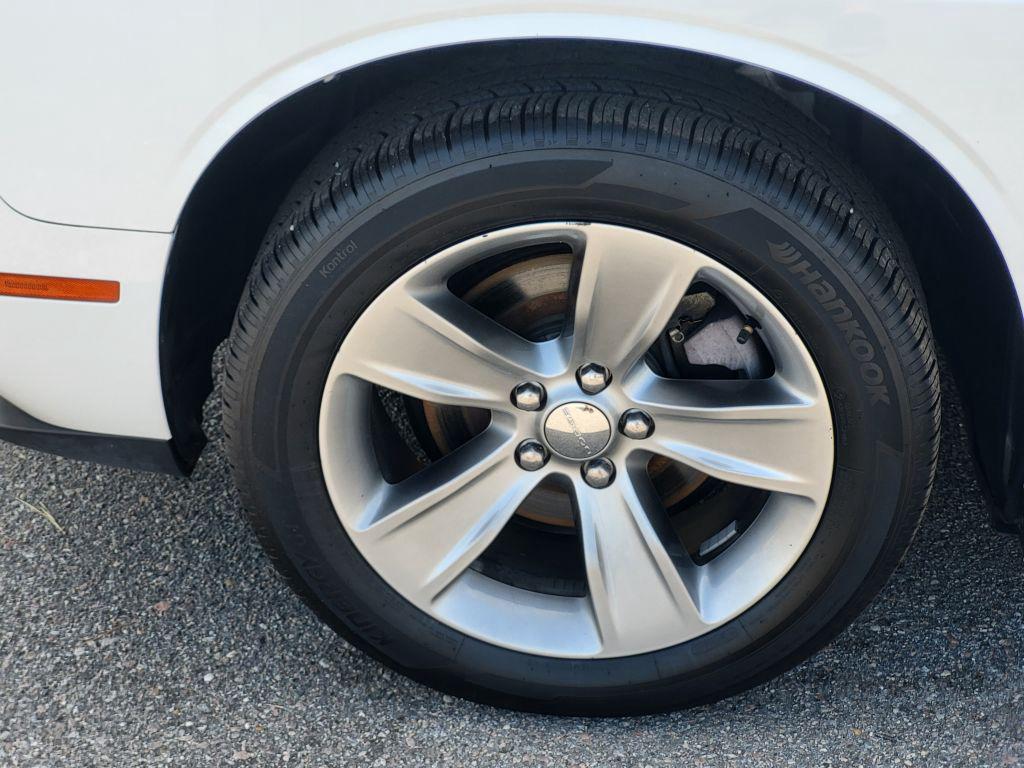 2019 Dodge Challenger SXT - Photo 8