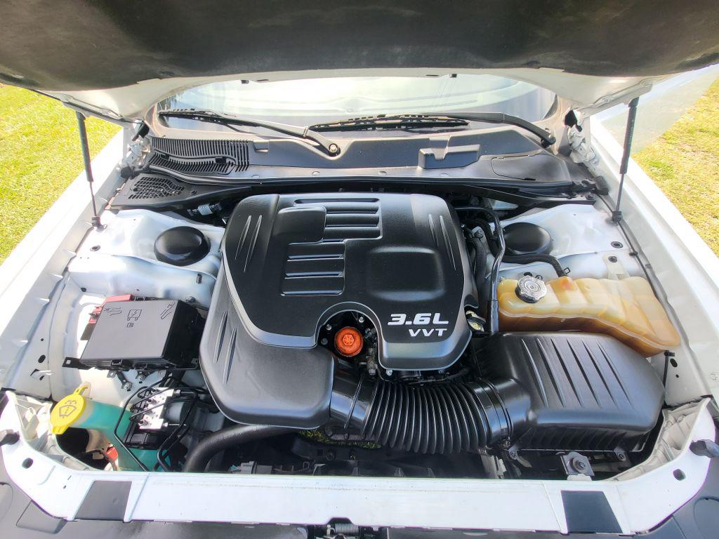 2019 Dodge Challenger SXT - Photo 9