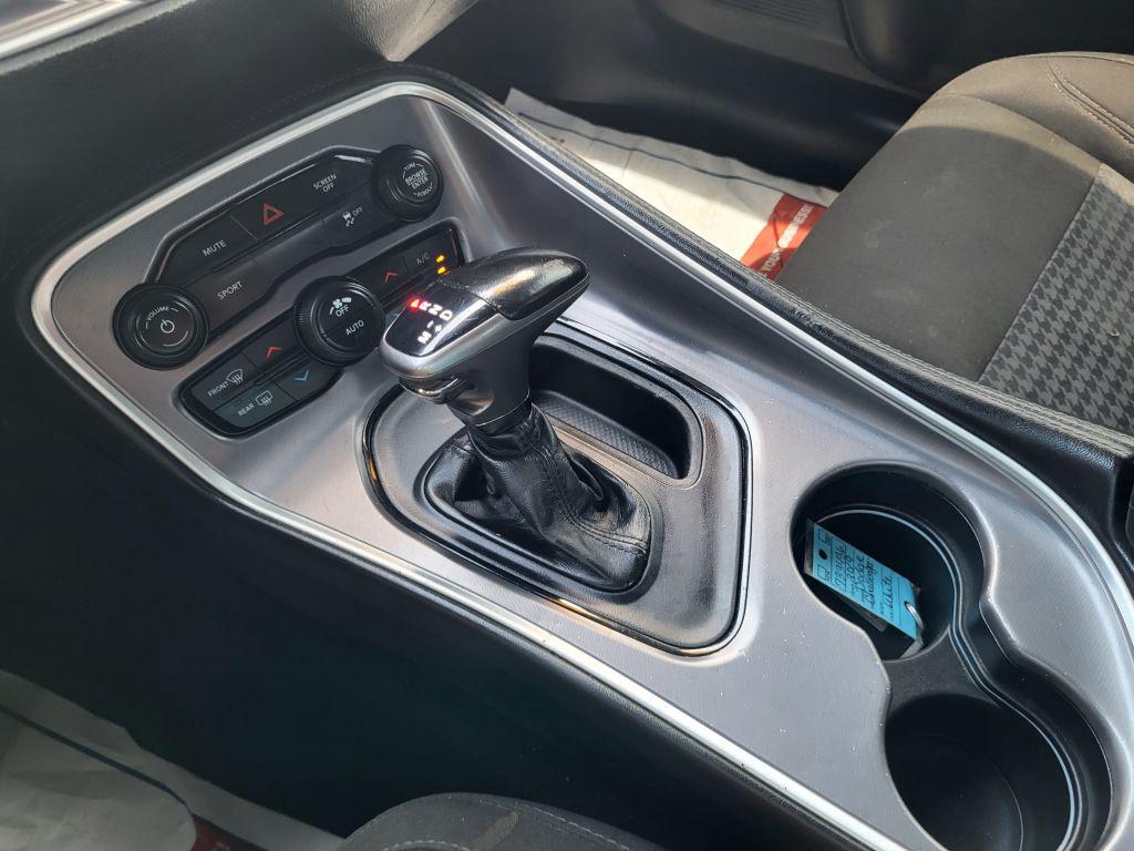 2019 Dodge Challenger SXT - Photo 16
