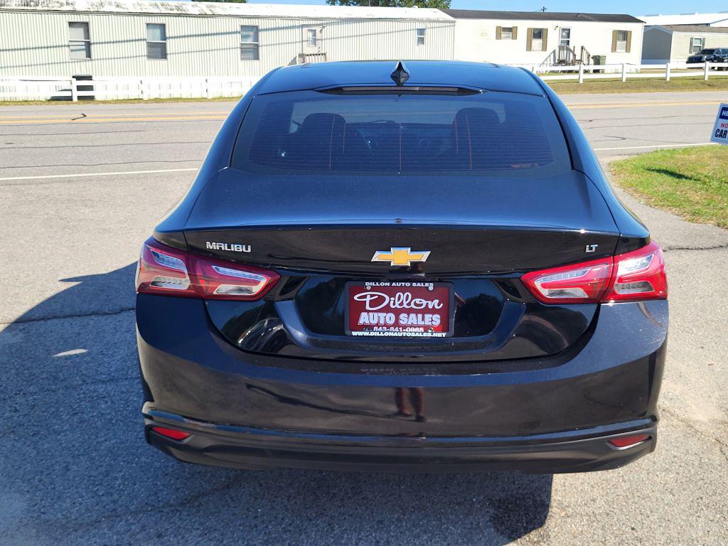 Chevrolet Malibu photo 3
