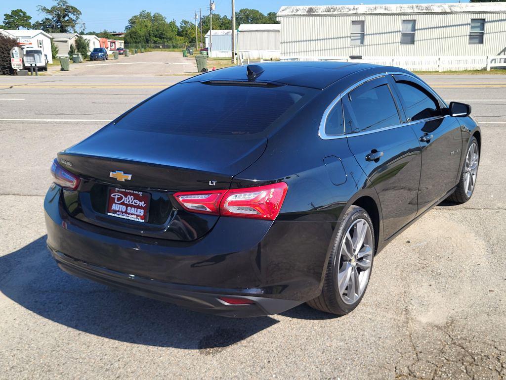 Chevrolet Malibu photo 2