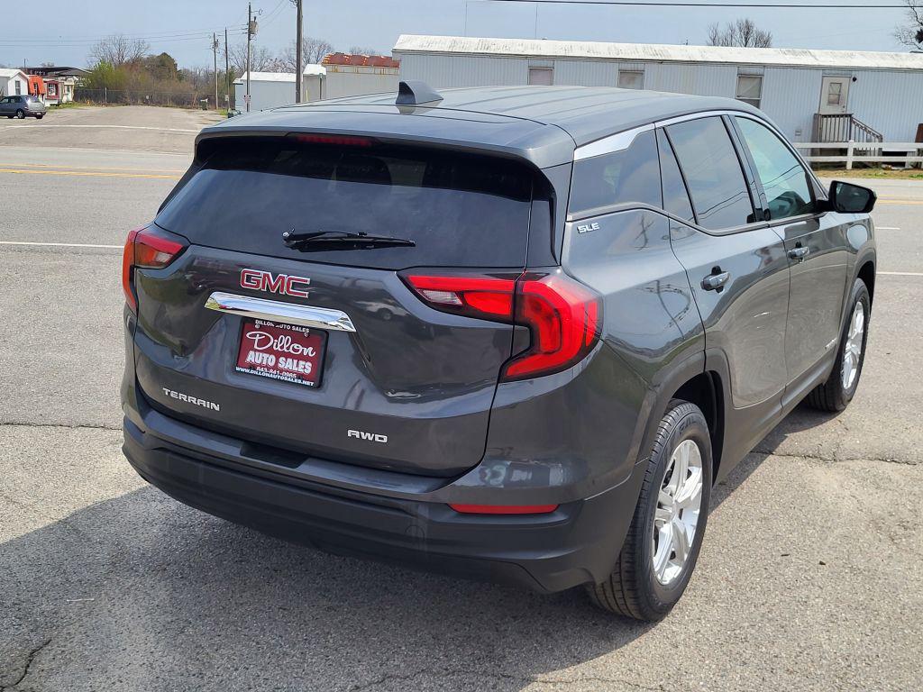 GMC Terrain photo 2